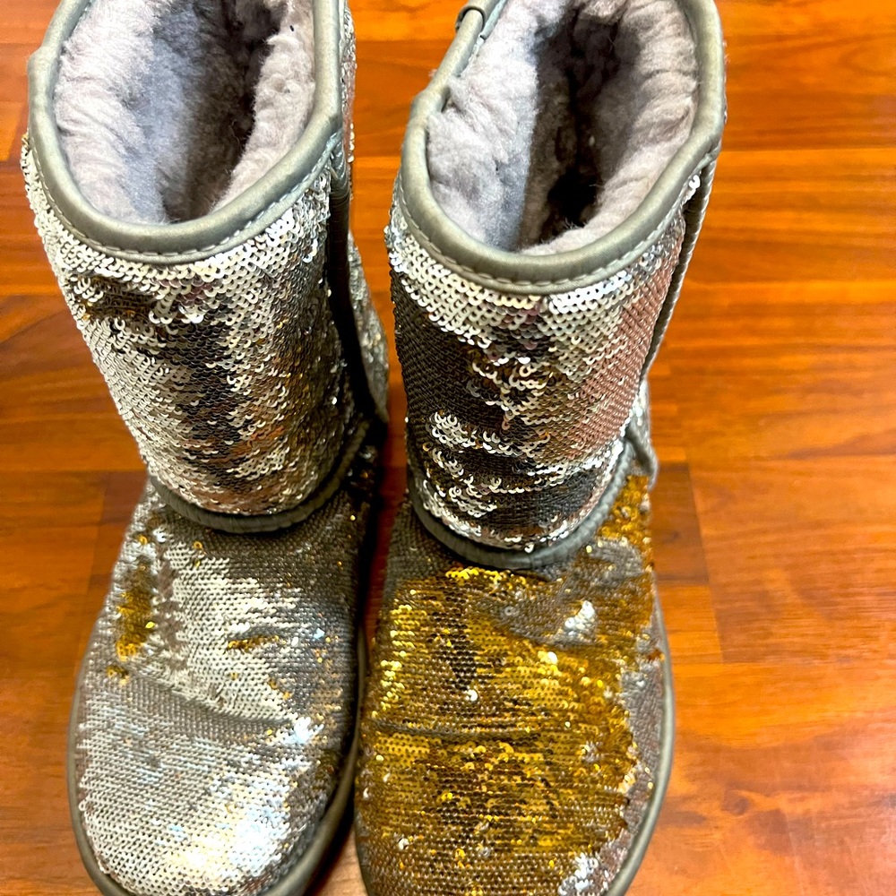 Girl Ugg boots